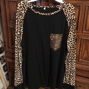 Black and leopard long sleeve tee